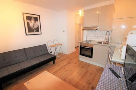 1 Bed Flat, Jessel House, WC1H - Photo 2
