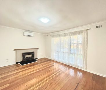 THREE BEDROOM HOME IN CENTRAL LOCATION - Photo 1