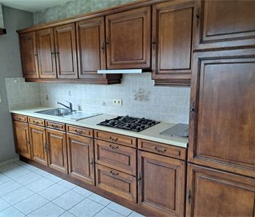 Een vrijstaande woning met tuin en inpandige garage - Photo 3