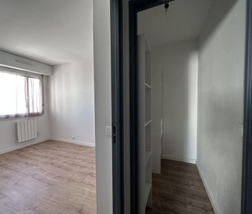 Location Appartement 3 pièces 69m² TOULON 83000 - Photo 3