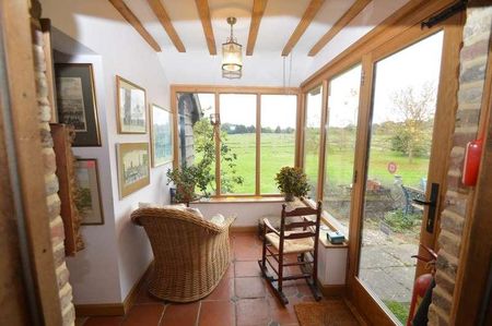 Chobham, GU24 - Photo 3