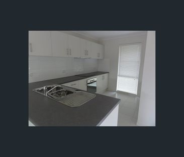 2/12 Gumtree Crescent, Upper Coomera, Qld 4209 - Photo 4
