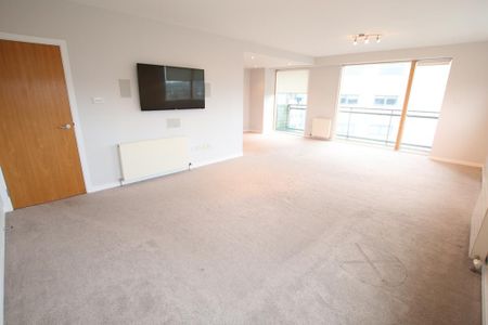 3 bedroom flat to rent - Photo 2
