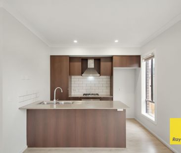 Stylish Living in the Perfect Spot! - Photo 6