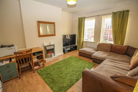 2 Bedroom Flat - Photo 3