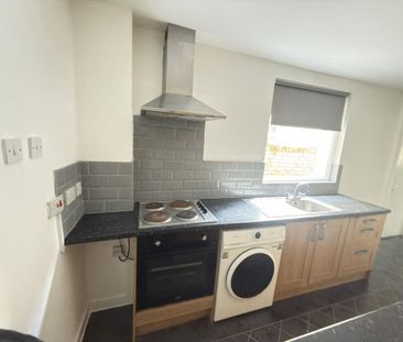 1 bedroom flat to rent - Photo 2