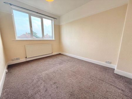 3 bedroom end of terrace house to rent - Photo 2