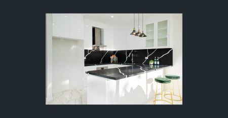 LUXE DESIGNER LIVING AND CONVENIENCE - Photo 5