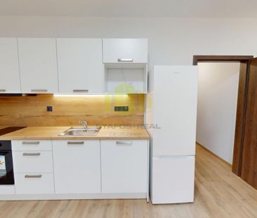 Pronájem bytu 1+kk 36 m2 - Fotografie 3