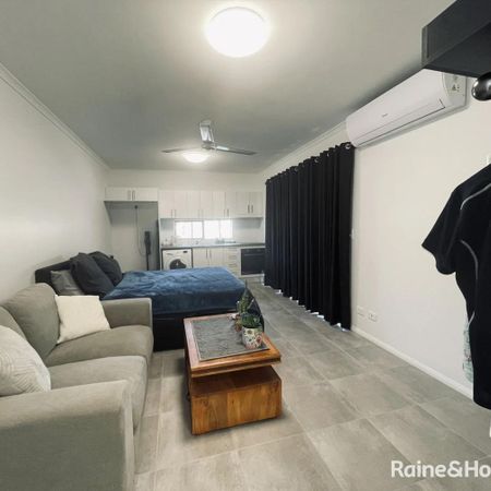 Furnished Studio Apartment Close to Shops, Beaches, Parklands and CBD - Photo 4