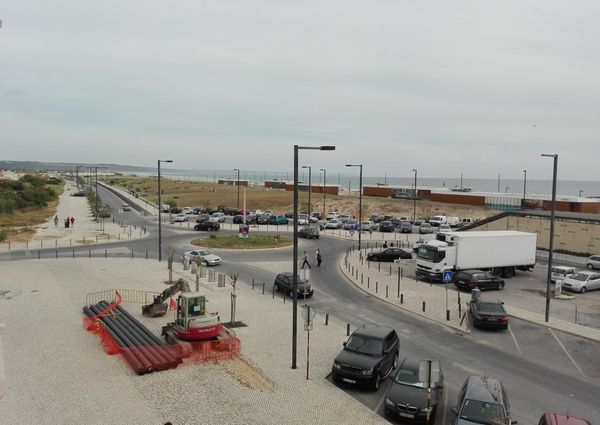 Arrendo apartamento quartos Caparica