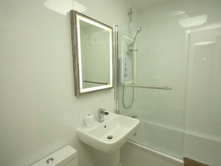 Flat to rent on - Photo 5
