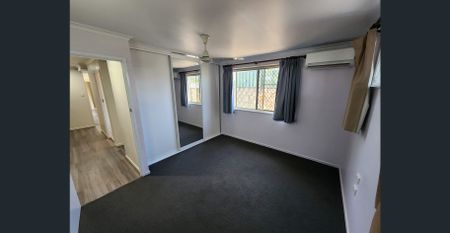 Dream Family Home with Massive Workshop & Dual Access - Tradies' Paradise! - Photo 5