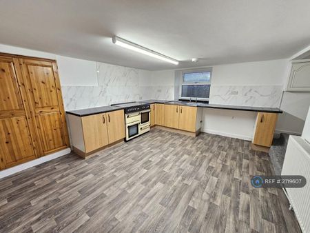 2 bedroom terraced house to rent - Photo 2