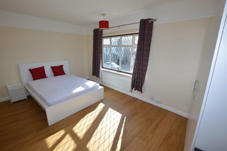 4 bedroom terraced house to rent - Photo 2