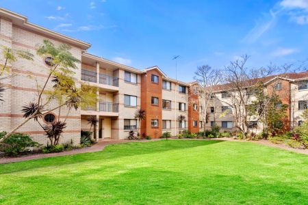 “Modern Comfort and Low-Maintenance Living - 9 month lease on offer” - Photo 5