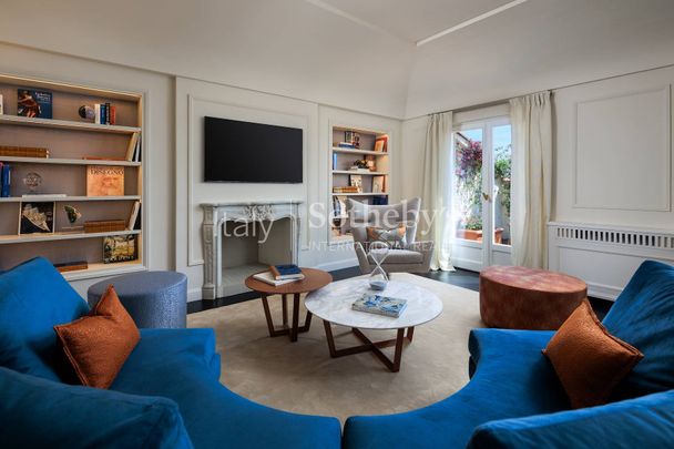 Stunning penthouse with panoramic views on the Lungarno - Photo 1