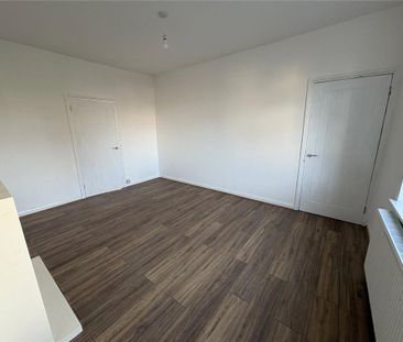2 bedroom end of terrace house to rent - Photo 5