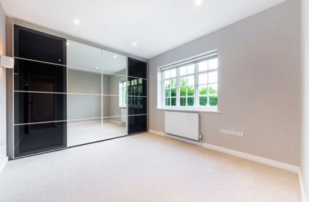 1 Bed Flat, Midholm Close, NW11 - Photo 2