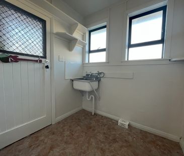 Heart of Glen Innes - Photo 2