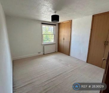 3 bedroom end of terrace house to rent - Photo 3