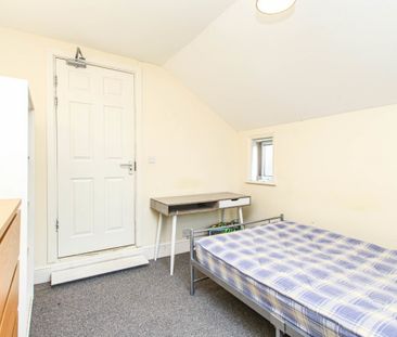 5 bed Semi-Detached House for Rent - Photo 6