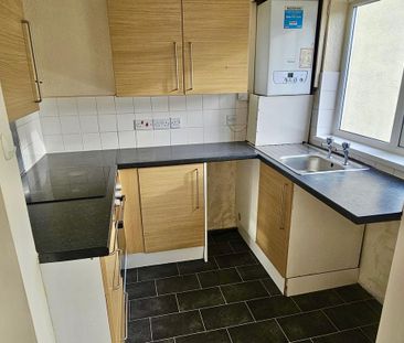 3 bedroom terraced house to rent - Photo 6