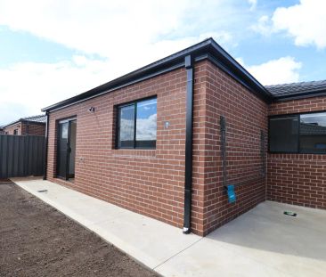 “Stylish Family Home in Truganina (Water usage Included)” - Photo 1