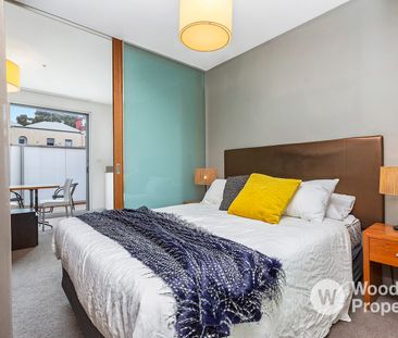 Stylish Furnished Studio with Balcony in the Heart of St Kilda - Photo 6