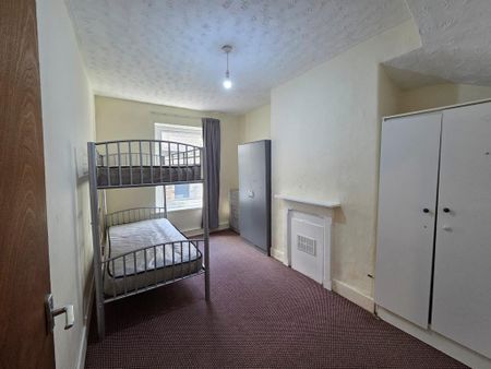 2 bedroom terraced house to rent - Photo 4