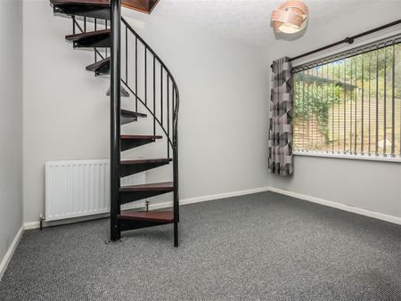 12 Beechill Park East, Saintfield Road, - Photo 2