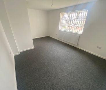 2 Bed Maisonette, Eric Close, E7 - Photo 3