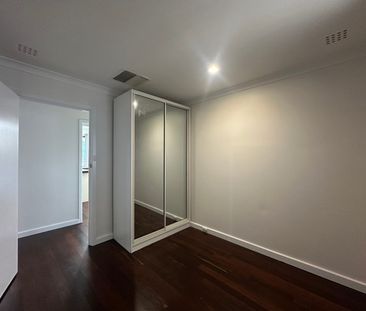 Freshly Upated 3 Bedroom Home with Double Driveway! - Photo 5