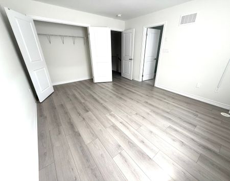 For Lease - 7 Verbena Street, East Gwillimbury, Ontario - Photo 3