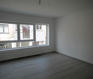 Te huur 1 slaapkamer appartement met balkon in Zelzate - Photo 2
