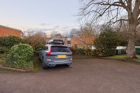 Birmingham Road, Coventry - 2 Bedroom First Floor Maisonette, Allesley Village - Photo 4
