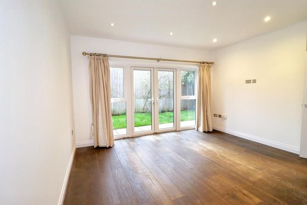 3 bedroom semi-detached house to rent - Photo 1