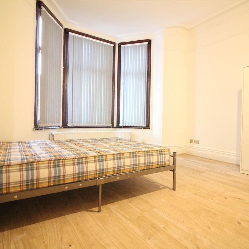 Madeley Road, Ealing - Photo 1