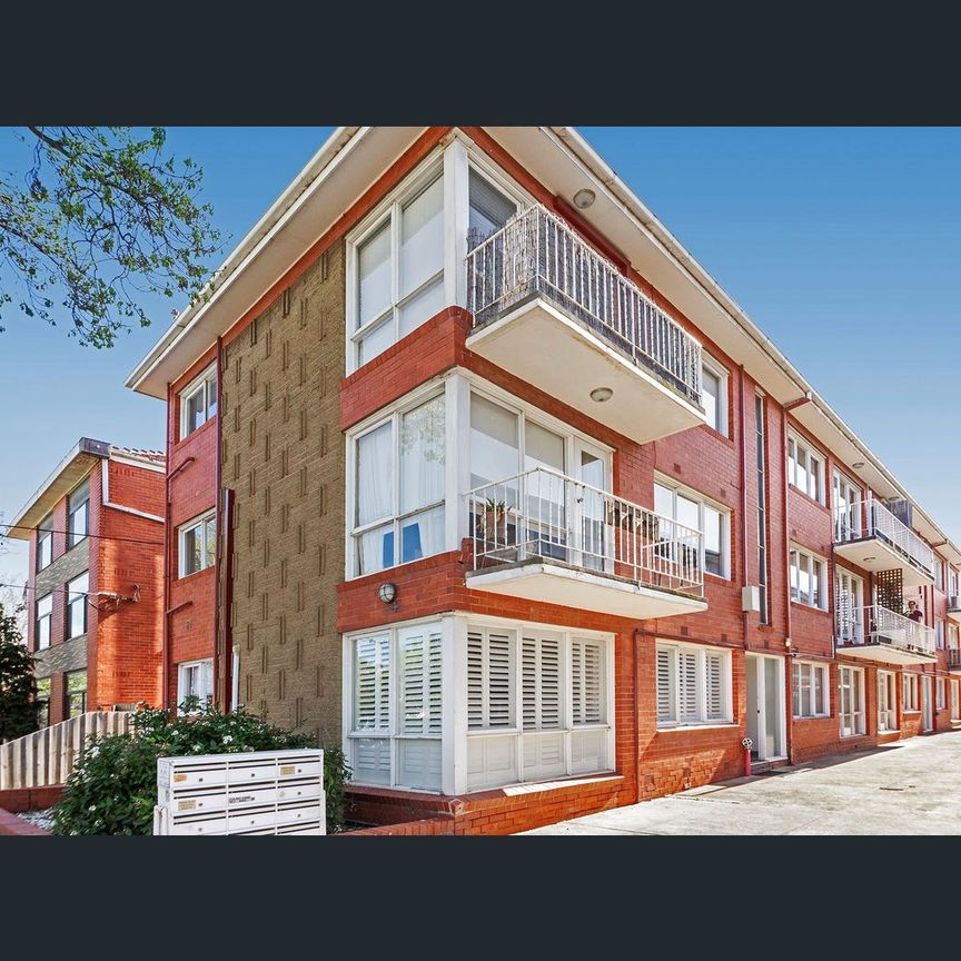 1/16 Brickwood Street, Brighton, Vic 3186 - Photo 1