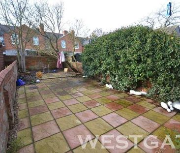 St Edwards Road, Uni Area, RG6 - Photo 2