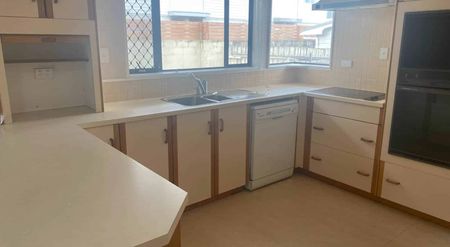 On The Flat in Orewa - Photo 2