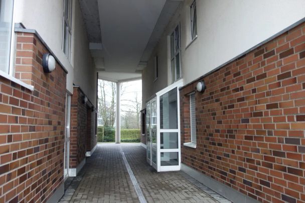 EXKLUSIV BILK NÄHE UNI 2 BALKONE WANNENBAD PARKETT EINBAUK. MÖGL. RENOVIERT TG-STELLPL. 1.OG/AUFZUG - Photo 1