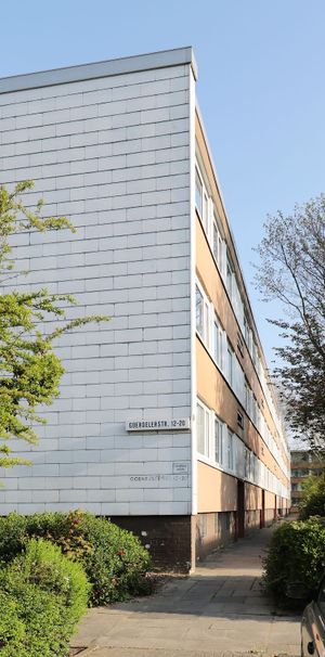 Erdgeschosswohnung mit Loggia // EG links - Photo 1