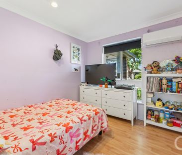 Open the Door to Family Space and Everyday Comfort - Photo 5