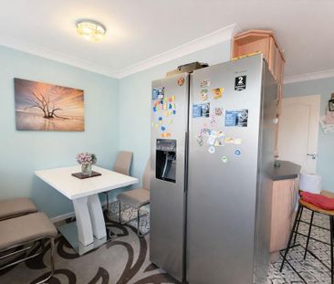 3 bedroom semi-detached house to rent - Photo 6