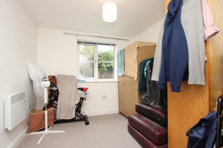 2 bedroom ground floor flat to rent - Photo 4