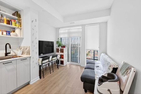 For Lease - 2300 St Clair Avenue Unit# 813, Toronto, Ontario - Photo 2