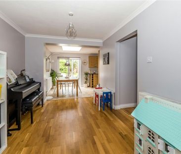 Alzey Gardens, Harpenden, Hertfordshire, AL5 5SY - Photo 3