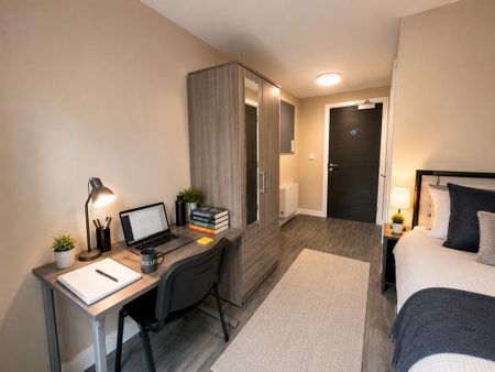 6 bedroom flat to rent - Photo 2