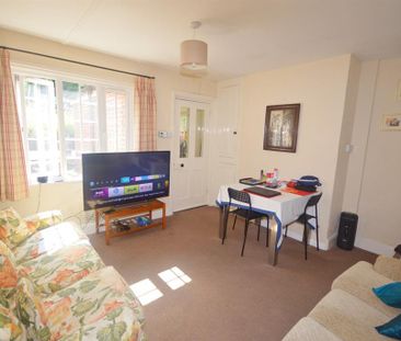 2 bedroom semi-detached house to rent - Photo 4